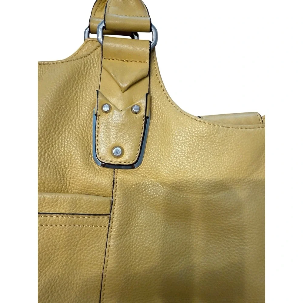 B. Makowsky Butter‎ Yellow Mustard Leather Shoulder Handbag